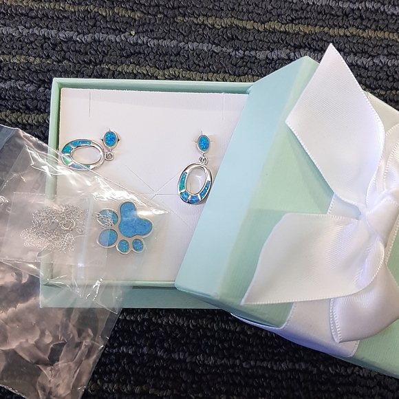 Opal Paw Necklace + Earrings Silver Set - Picture 12 of 12